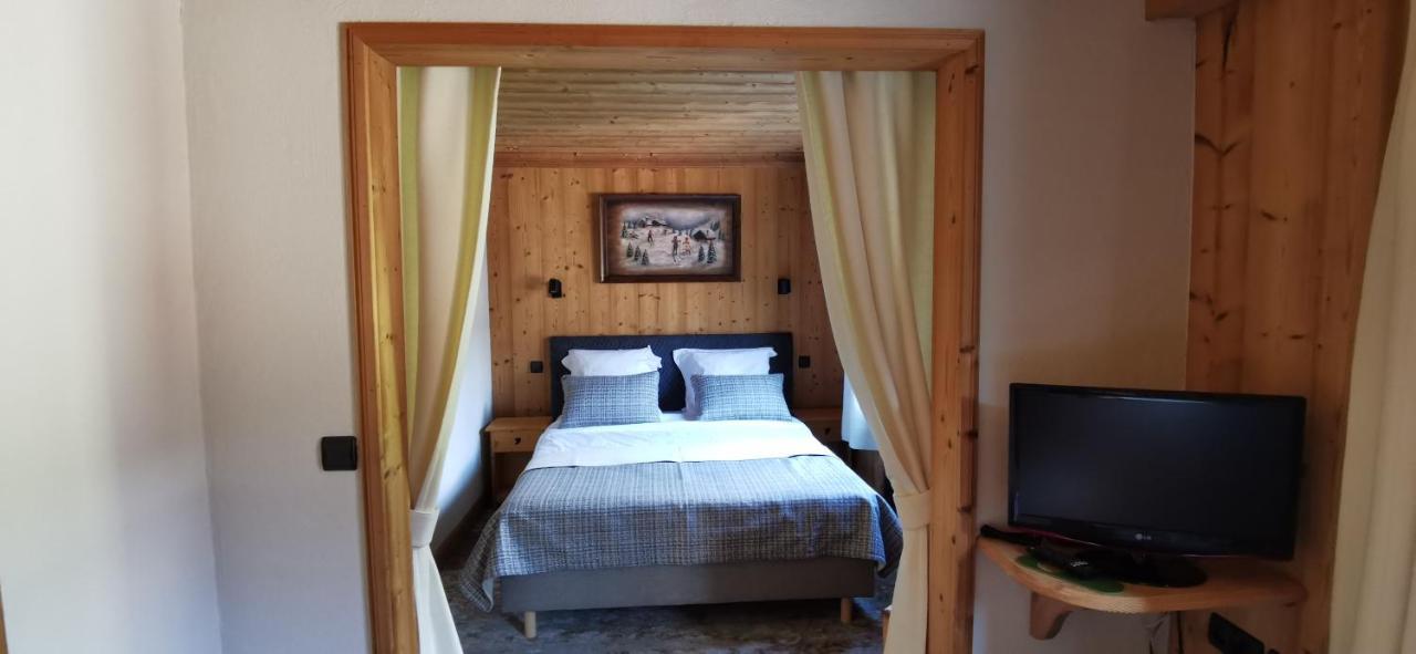 Hotel-Chalet Les Ecureuils Restaurant, Piscine, Garage Le Grand-Bornand Luaran gambar