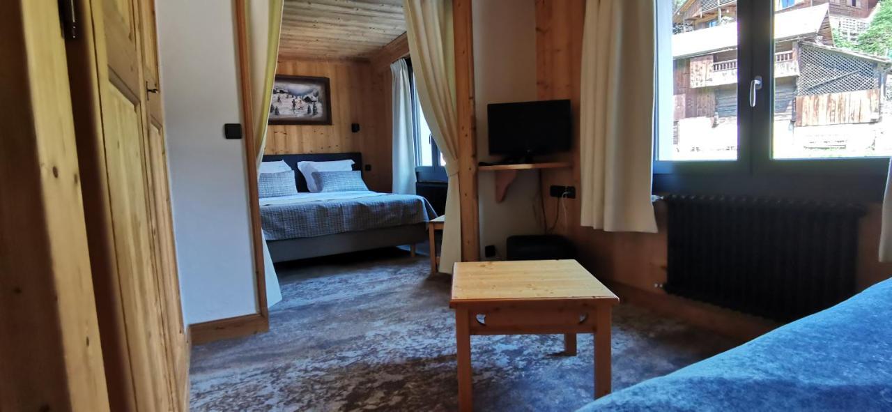 Hotel-Chalet Les Ecureuils Restaurant, Piscine, Garage Le Grand-Bornand Luaran gambar